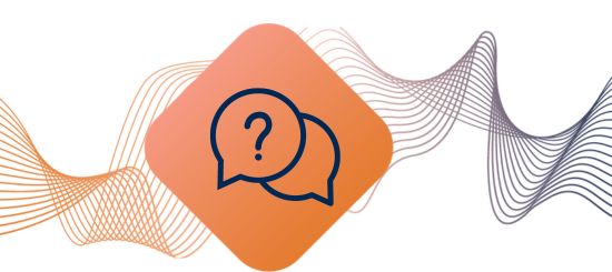 Kuulotarvikkeen asiakkaiden esittämiä usein kysyttyjä kysymyksiä j vastauksia. UKK. FAQ. puhekulpat ja kysymysmerkki- ikoni oranssissa neliössä. Taustalla ääniaalto